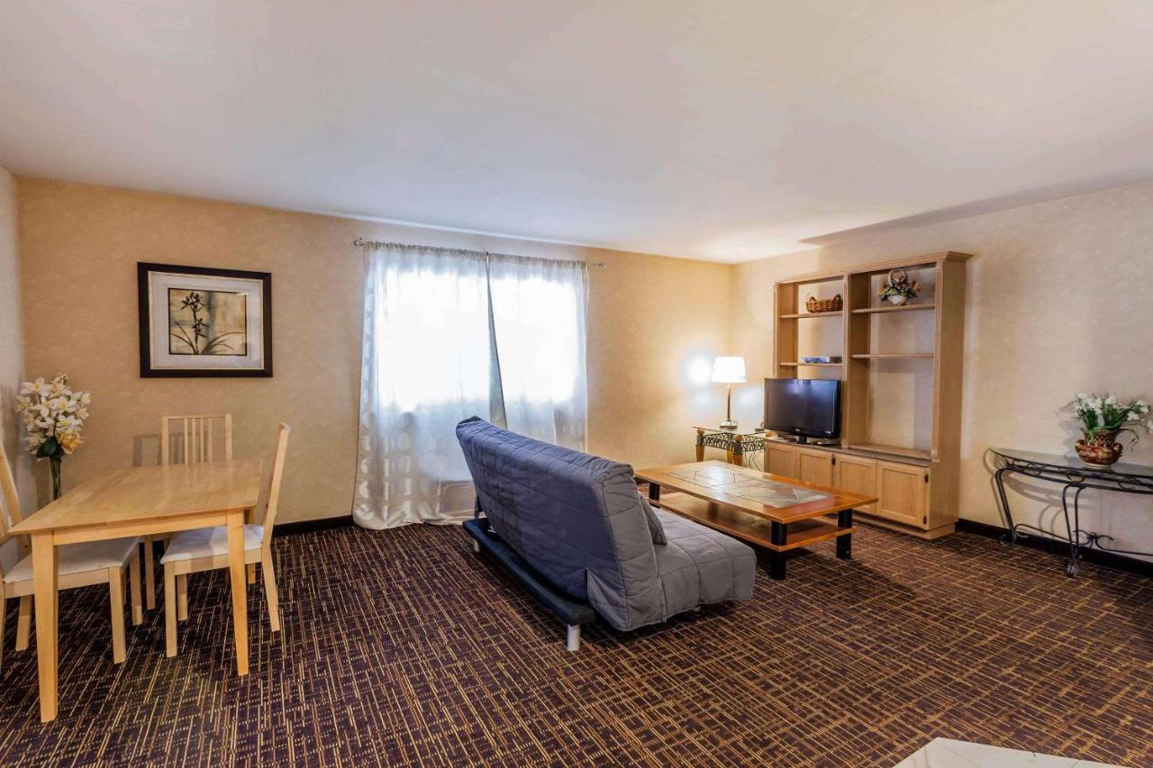 Quality Inn Арлингтън Екстериор снимка